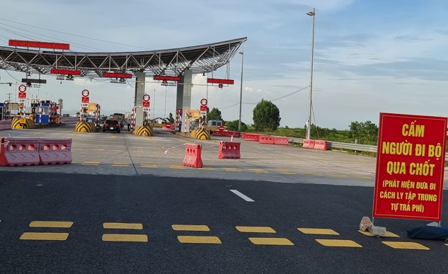 Chốt kiểm so&aacute;t cầu Bạch Đằng, Quảng Ninh. Ảnh Vĩnh Qu&acirc;n. &nbsp;