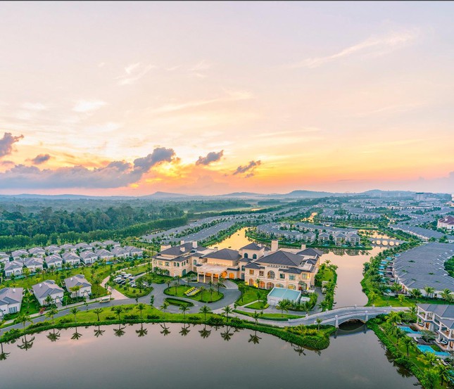 Bất động sản tại Ph&uacute; Quốc United Center được nh&agrave; đầu tư săn đ&oacute;n bởi uy t&iacute;n thương hiệu, năng lực vận h&agrave;nh v&agrave; tiềm năng kinh tế đ&ecirc;m &nbsp;