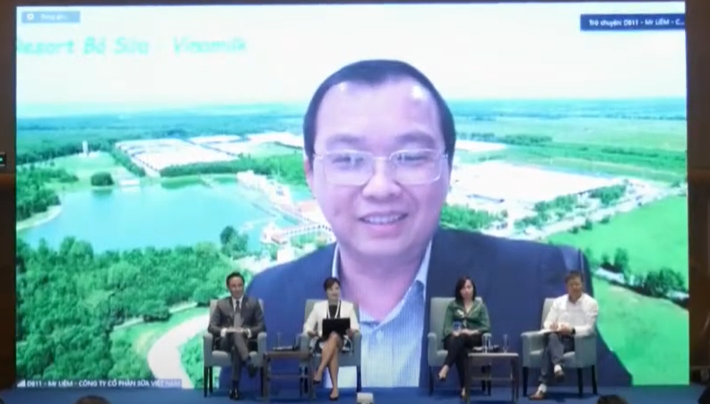 &Ocirc;ng L&ecirc; Th&agrave;nh Li&ecirc;m, đại diện Vinamilk tham gia tham luận tại Hội thảo "Chuyển đổi tư duy v&agrave; hệ thống để tối ưu h&oacute;a quản trị Doanh nghiệp bền vững"