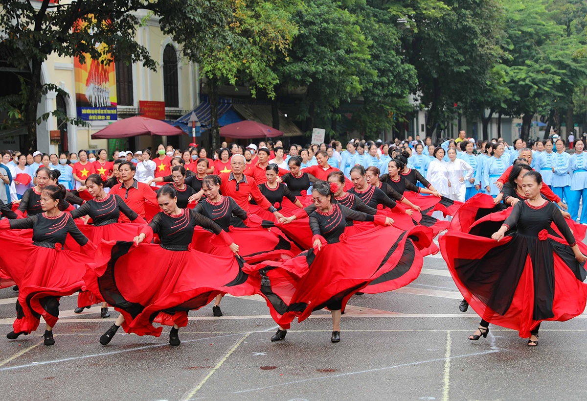Vinamilk đồng h&#224;nh hơn 2.000 người cao tuổi Thủ đ&#244; nh&#226;n ng&#224;y Quốc tế người cao tuổi - Ảnh 1