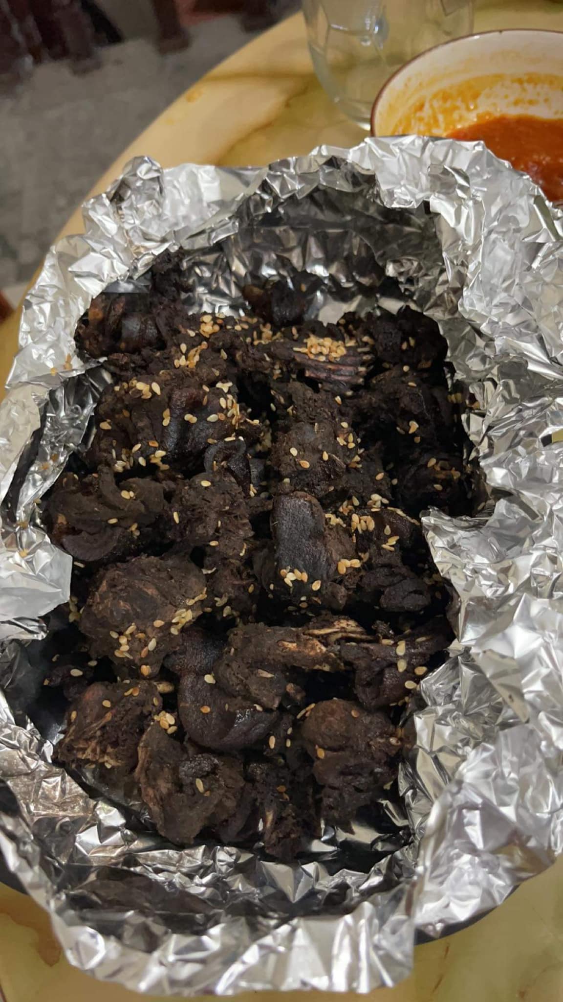 Phần thịt dúi đen thui, vị khách cho là vừa khô, vừa cứng, vừa mặn