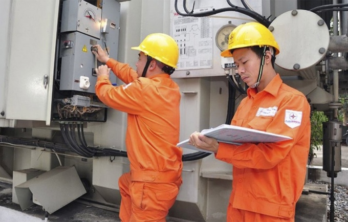 Gi&aacute; điện b&igrave;nh qu&acirc;n c&oacute; thể tăng th&ecirc;m 2.200 đồng mỗi kWh. (Ảnh: EVN).