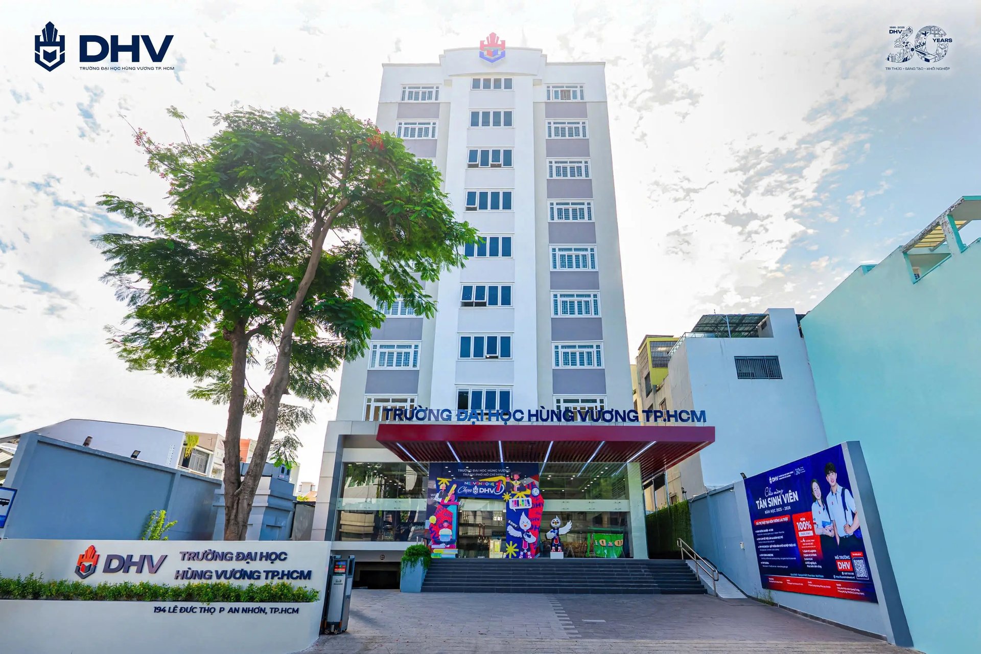 Vừa tuy&#234;n bố r&#243;t th&#234;m trăm tỷ, KBC vội tho&#225;i vốn ở Trường Đại học H&#249;ng Vương - Ảnh 1