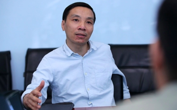 PGS.TS Thế Anh - Trường Đại học Kinh tế Quốc d&acirc;n - đ&atilde; n&oacute;i như vậy khi b&agrave;n về việc mở cửa, phục hồi lại nền kinh tế sau dịch. &nbsp;