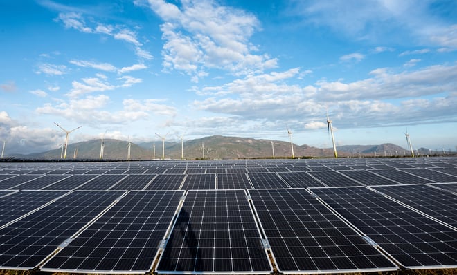 Điện mặt trời Trung Nam l&#227;i cao nhất 4 năm, hết nợ ng&#226;n h&#224;ng - Ảnh 1