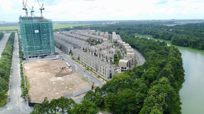 Dự &aacute;n căn hộ Orchard Grand n&agrave;y nằm trong tổng dự &aacute;n Sycamore c&oacute; diện t&iacute;ch 18,9ha được CapitaLand Development hợp t&aacute;c ph&aacute;t triển c&ugrave;ng Tập đo&agrave;n United Overseas Australia.
