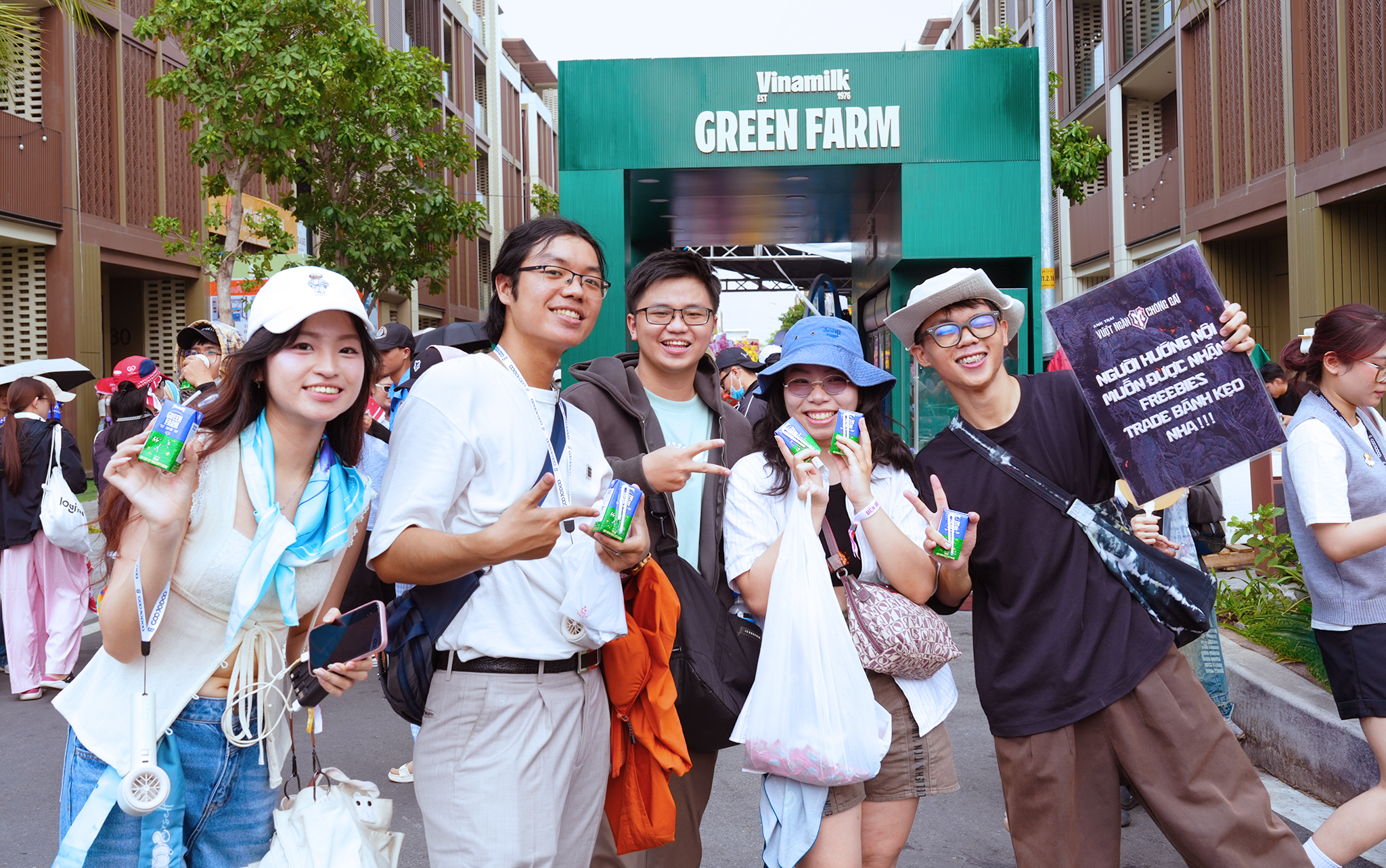 C&aacute;c sản phẩm Vinamilk chinh phục giới trẻ năng động, hiện đại v&agrave; đầy nhiệt huyết - Ảnh: Vinam