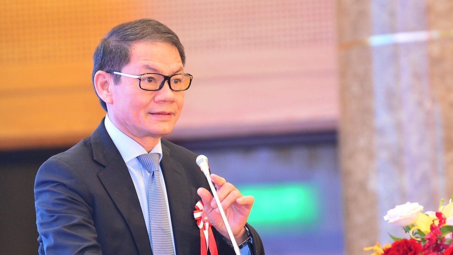 Tỷ ph&uacute; Trần B&aacute; Dương