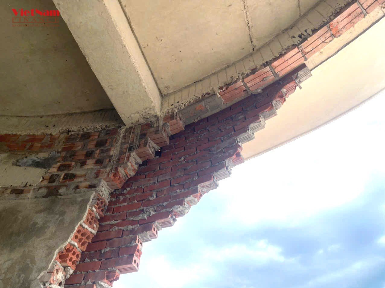 Hoa Ti&#234;n Paradise: &#39;Giấc mơ thi&#234;n đường&#39; đổ n&#225;t v&#236; b&#227;o Bualoi - Ảnh 14