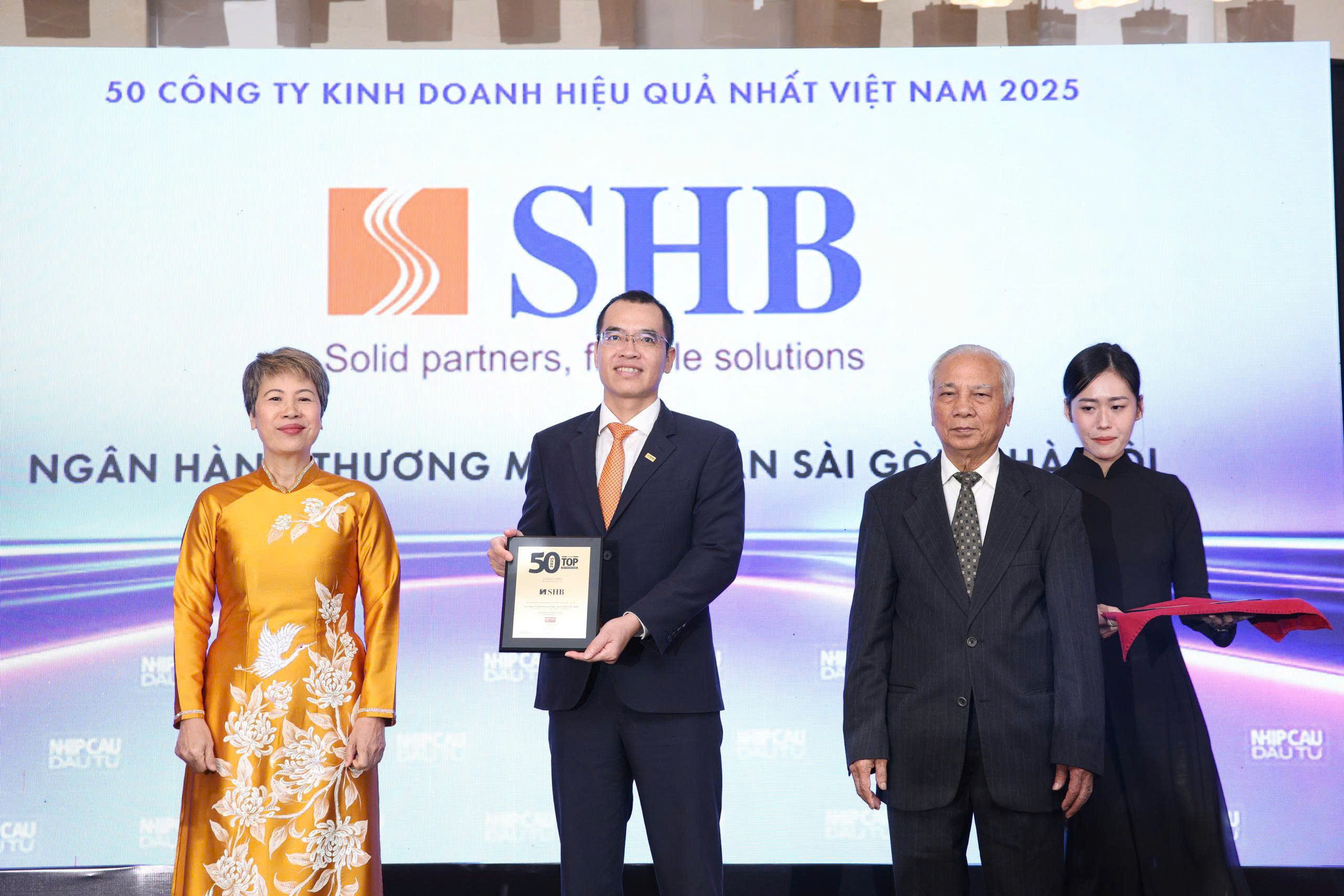 SHB khẳng định vị thế với giải thưởng Top 50 c&ocirc;ng ty kinh doanh hiệu quả nhất Việt Nam