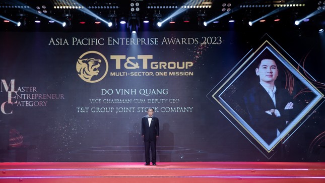 &Ocirc;ng Đỗ Vinh Quang, Ph&oacute; Chủ tịch HĐQT Tập đo&agrave;n T&amp;T Group được APEA 2023 vinh danh Doanh nh&acirc;n xuất sắc Ch&acirc;u &Aacute; 2023