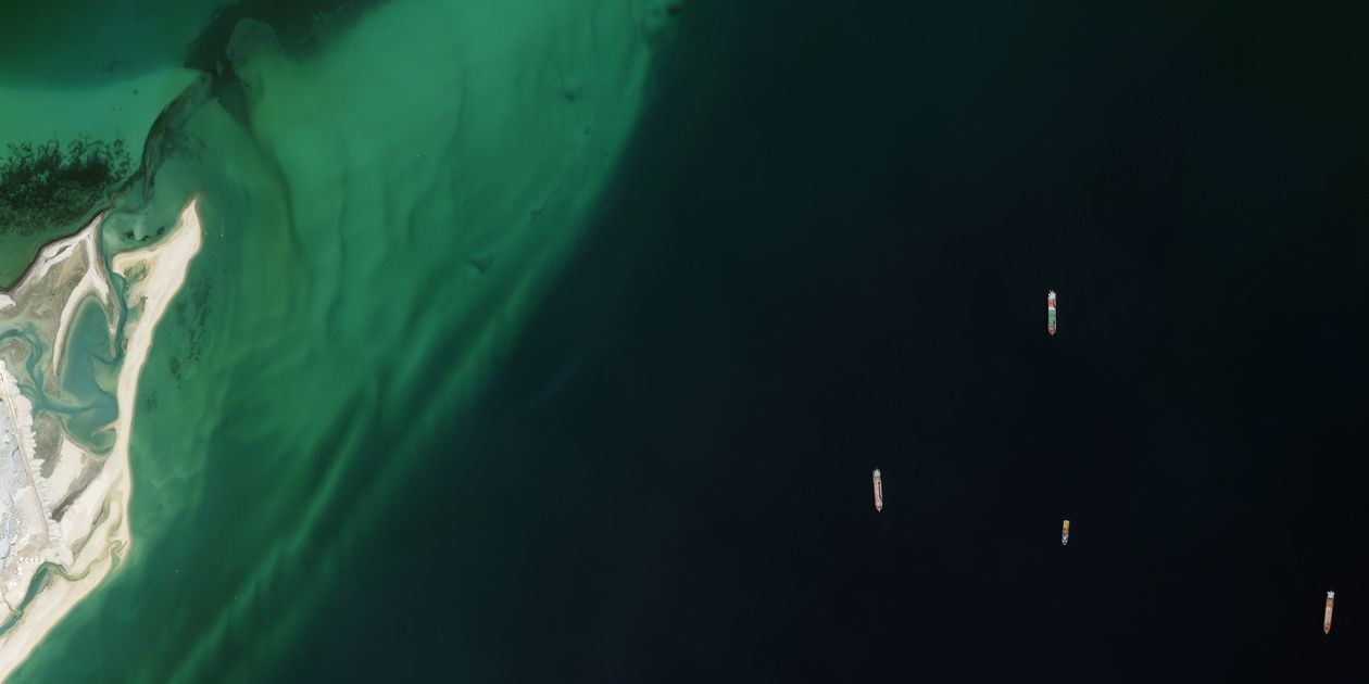 Thực trạng t&#224;n khốc của ng&#224;nh vận tải biển: Thuỷ thủ đo&#224;n mắc kẹt ngo&#224;i khơi suốt nhiều th&#225;ng, chủ t&#224;u &quot;mất t&#237;ch&quot; v&#224; nợ lương cả năm trời - Ảnh 2