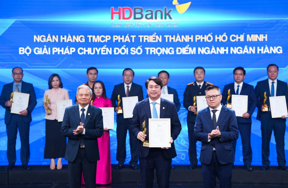 HDBank ghi dấu ấn tại Giải thưởng Chuyển đổi số Việt Nam 2025 với bộ giải pháp số trọng điểm ngành ngân hàng - Ảnh 1