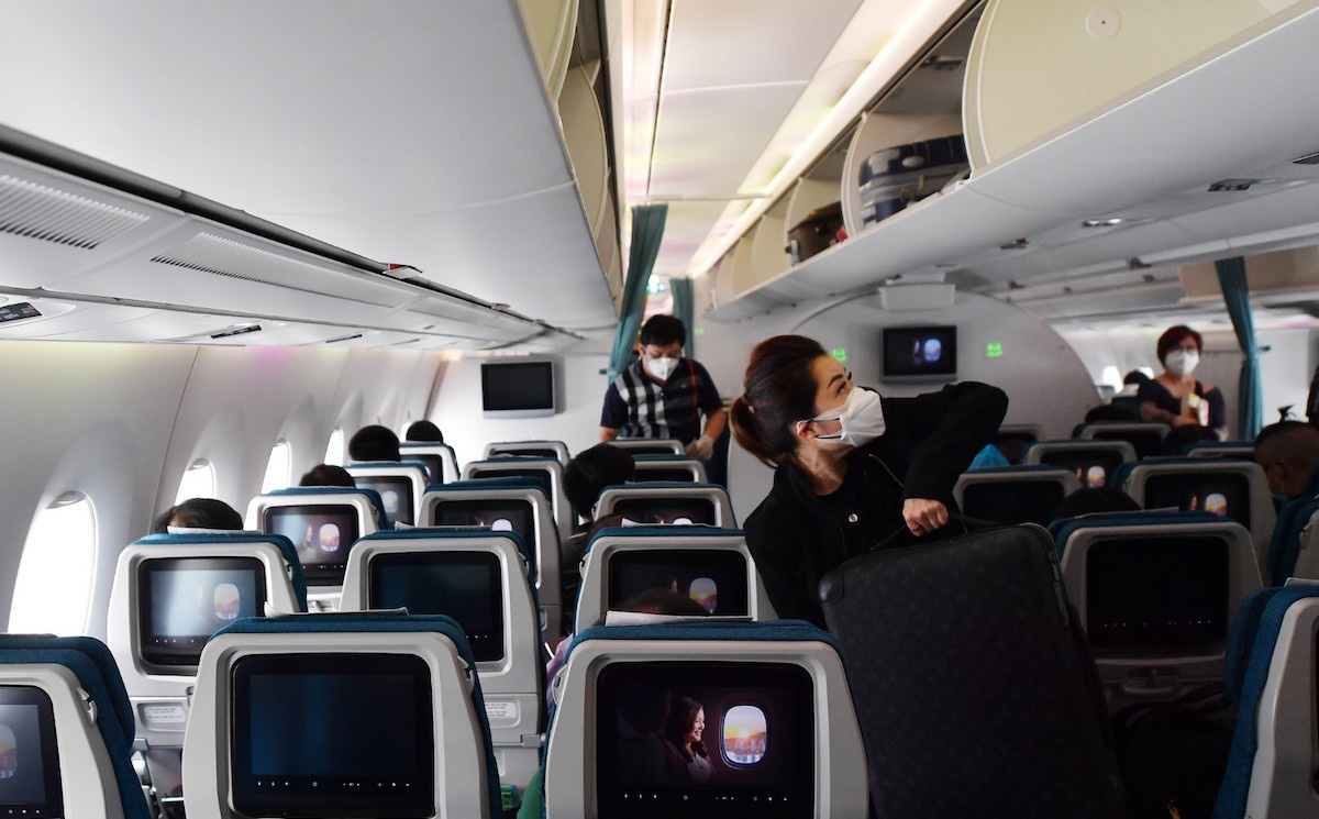 V&#236; sao H&#224; Nội phải c&#225;ch ly tập trung 7 ng&#224;y đối với người bay đến từ TP.HCM? - Ảnh 1