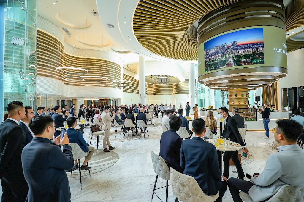 Kh&ocirc;ng gian dịch vụ sang trọng với thiết kế hiện đại v&agrave; c&ocirc;ng nghệ ti&ecirc;n tiến b&ecirc;n trong The Global City Sales Gallery. &nbsp;