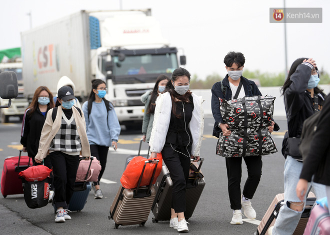 N&#211;NG: Trường Đại học đầu ti&#234;n tại TP.HCM dự kiến thời gian cho sinh vi&#234;n đi học trở lại - Ảnh 2