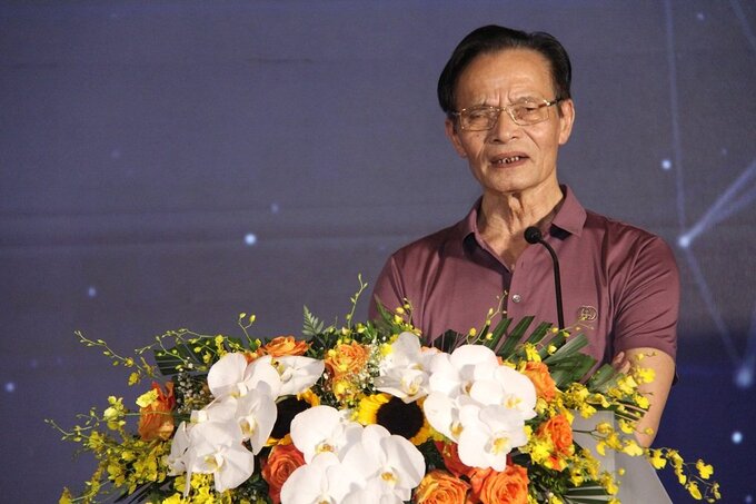 TS L&ecirc; Xu&acirc;n Nghĩa cho rằng c&aacute;c doanh nghiệp bất động sản n&ecirc;n tập trung ph&aacute;t triển nh&agrave; ở gi&aacute; rẻ, phục vụ đối tượng người d&acirc;n c&oacute; thu nhập thấp.