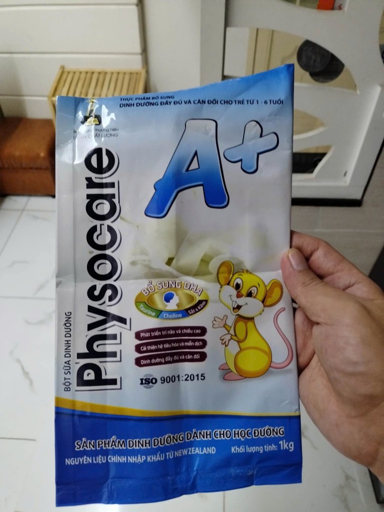 Bất an sữa học đường - B&#224;i 3: Lo ngại sữa Physocare, phụ huynh t&#236;m trường cho con được uống sữa tự mang! - Ảnh 1