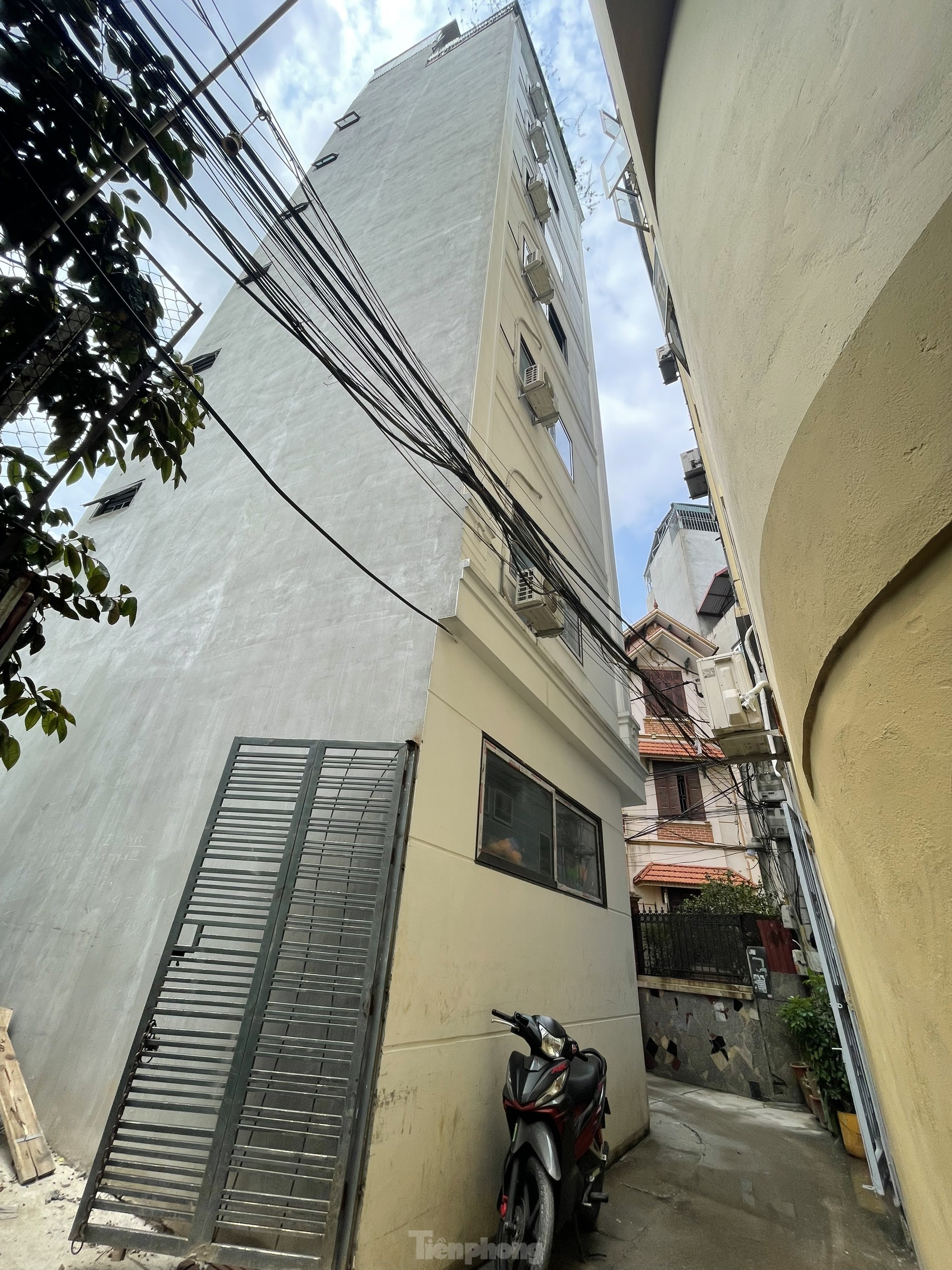 &#39;Đại c&#244;ng trường&#39; chung cư mini cấp tập x&#226;y dựng cả ng&#224;y lẫn đ&#234;m sau vụ ch&#225;y - Ảnh 9