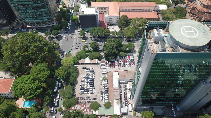 V&agrave;o th&aacute;ng 9/2022, UBND Tp.HCM đ&atilde; thu hồi khu đất 8-12 L&ecirc; Duẩn, Q.1. Nhưng trong b&aacute;o c&aacute;o t&agrave;i ch&iacute;nh qu&yacute; 3/2022, Kido kh&ocirc;ng nhắc g&igrave; đến việc n&agrave;y với cổ đ&ocirc;ng.