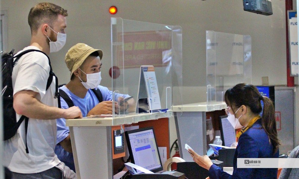 Gi&#225; v&#233; m&#225;y bay tăng cao, gi&#225; v&#233; t&#224;u hỏa &quot;leo thang&quot; Tết Qu&#253; M&#227;o 2023 - Ảnh 1