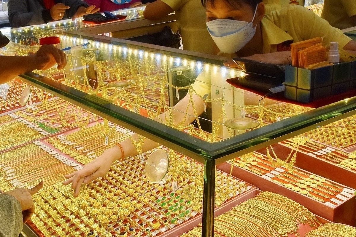 Gi&#225; v&#224;ng h&#244;m nay 29/10/2025: Ồ ạt lao dốc - Ảnh 1