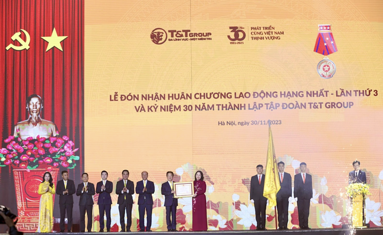 T&amp;T Group được vinh danh Top 30 Tập đo&#224;n đầu tư chiến lược Việt Nam (ALPHA30): Dấu ấn hệ sinh th&#225;i đa ng&#224;nh bền vững - Ảnh 2