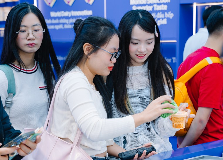 Vinamilk lan tỏa gi&#225; trị thương hiệu Việt tại Hội chợ M&#249;a Thu 2025 - Ảnh 3
