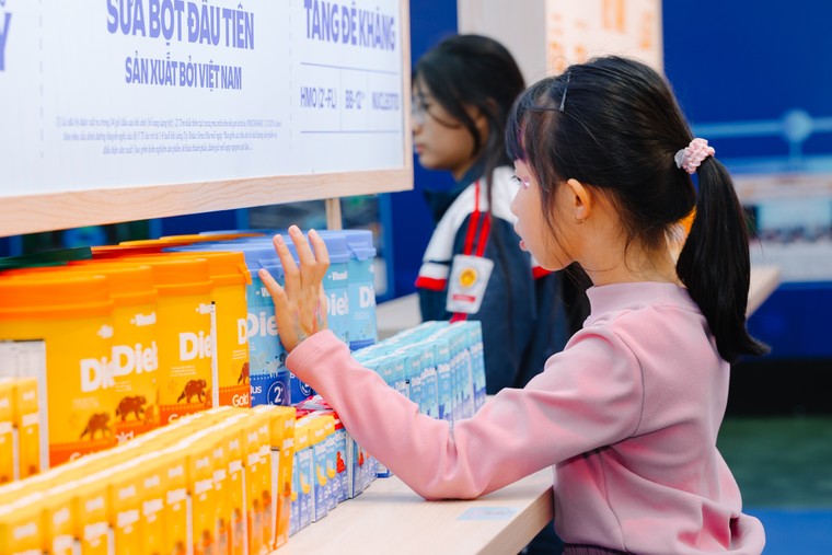 Vinamilk lan tỏa gi&#225; trị thương hiệu Việt tại Hội chợ M&#249;a Thu 2025 - Ảnh 4
