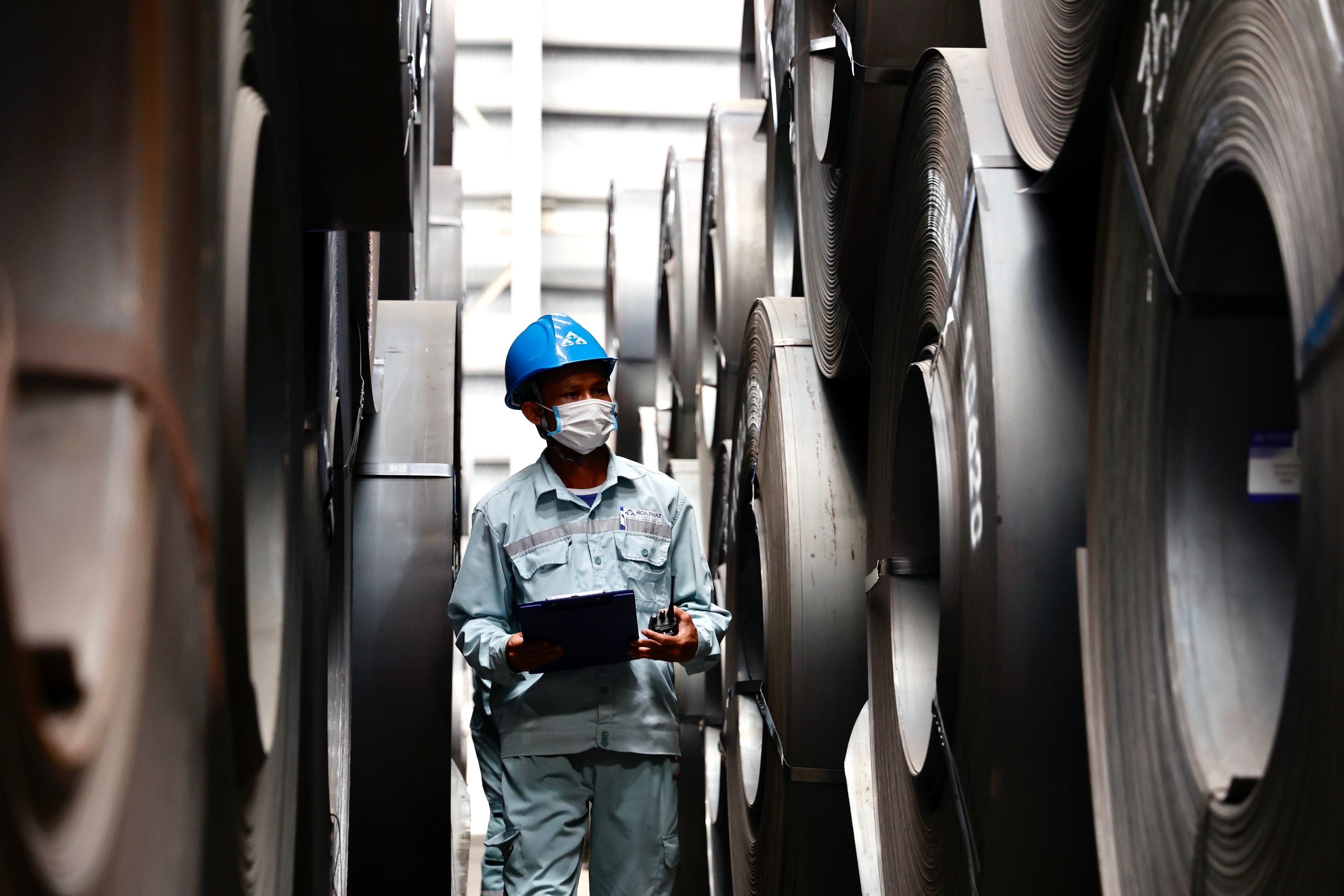 Kho th&eacute;p cuộn c&aacute;n n&oacute;ng HRC của H&ograve;a Ph&aacute;t