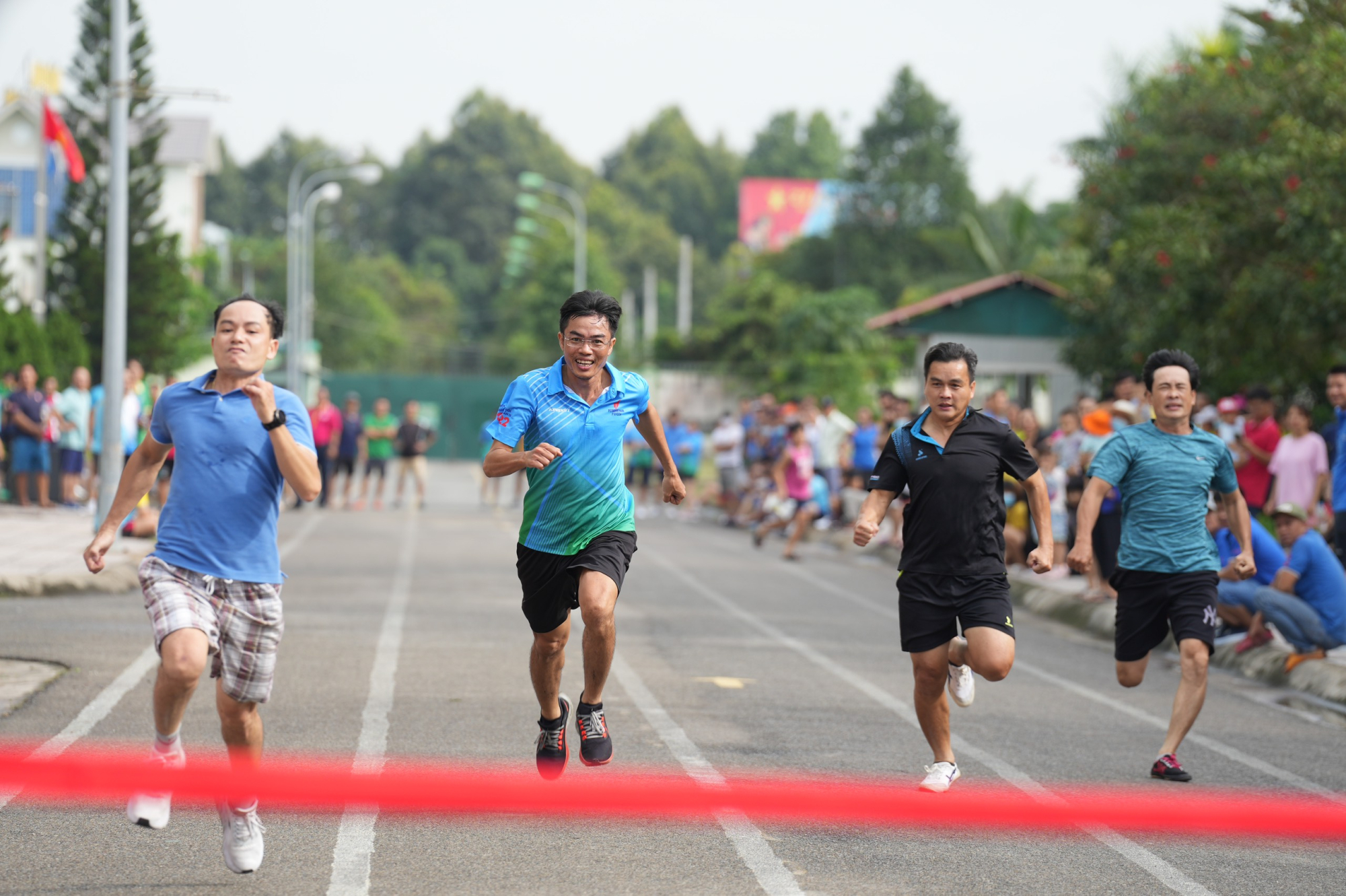 Hội thao truyền thống lần thứ 14 của PVFCCo: S&#244;i nổi v&#224; gắn kết - Ảnh 1