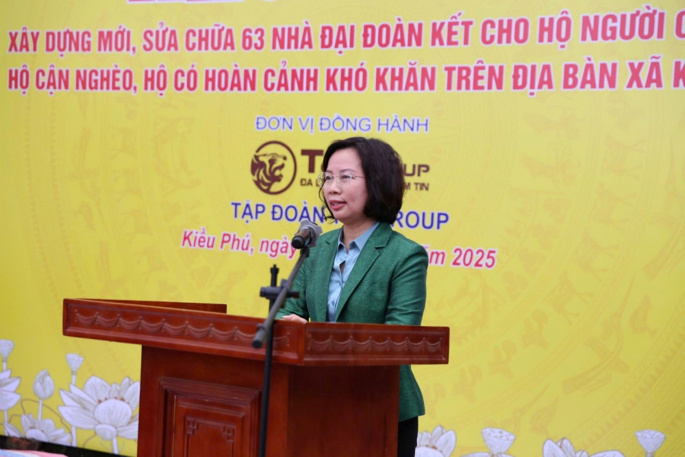 B&agrave; B&ugrave;i Huyền Mai, Ph&oacute; Chủ tịch Thường trực UBMTTQ TP. H&agrave; Nội ph&aacute;t biểu tại sự kiện&nbsp;