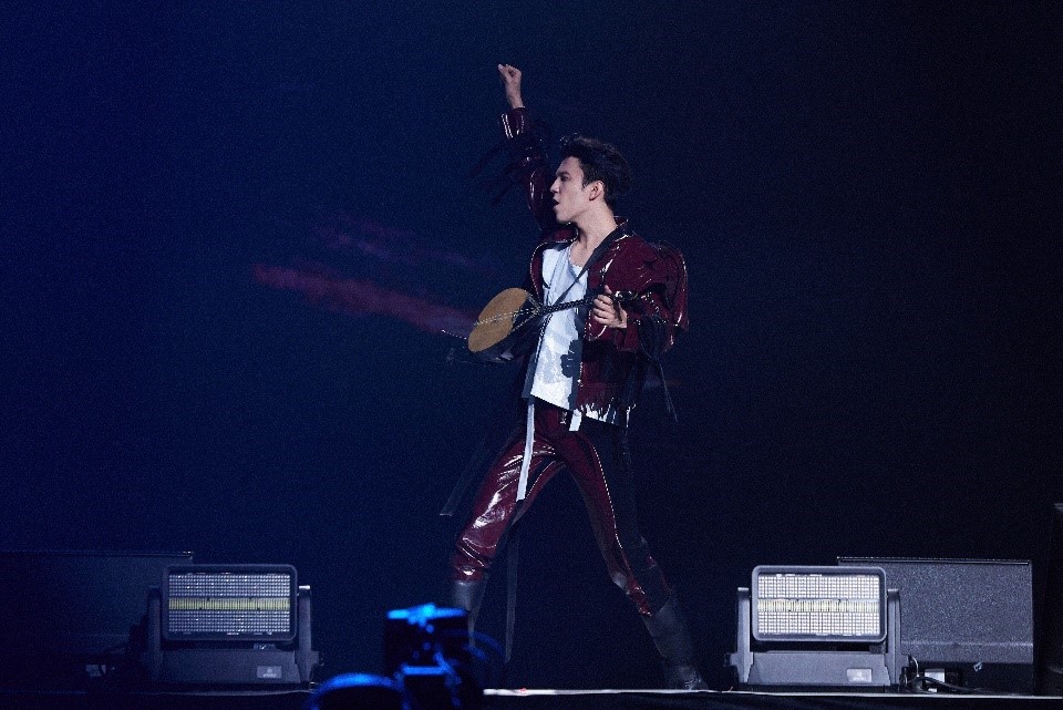 Dimash Kudaibergen: Tại sao cả thế giới “ph&#225;t cuồng” trước một giọng h&#225;t? - Ảnh 1