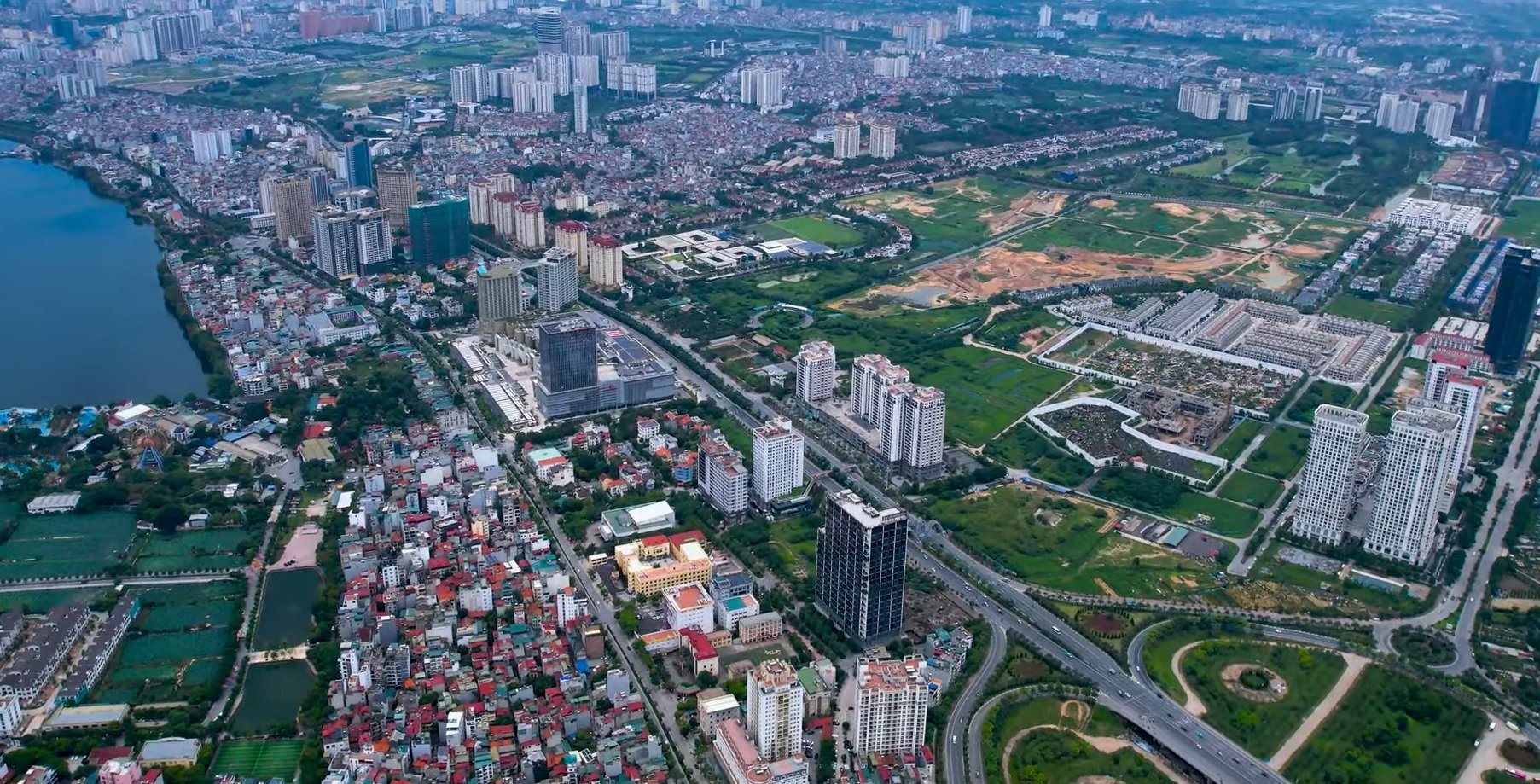 Bảng gi&#225; đất tại H&#224; Nội v&#224; TP.HCM tăng mạnh: Lo ngại đẩy gi&#225; nh&#224; l&#234;n cao hơn - Ảnh 1