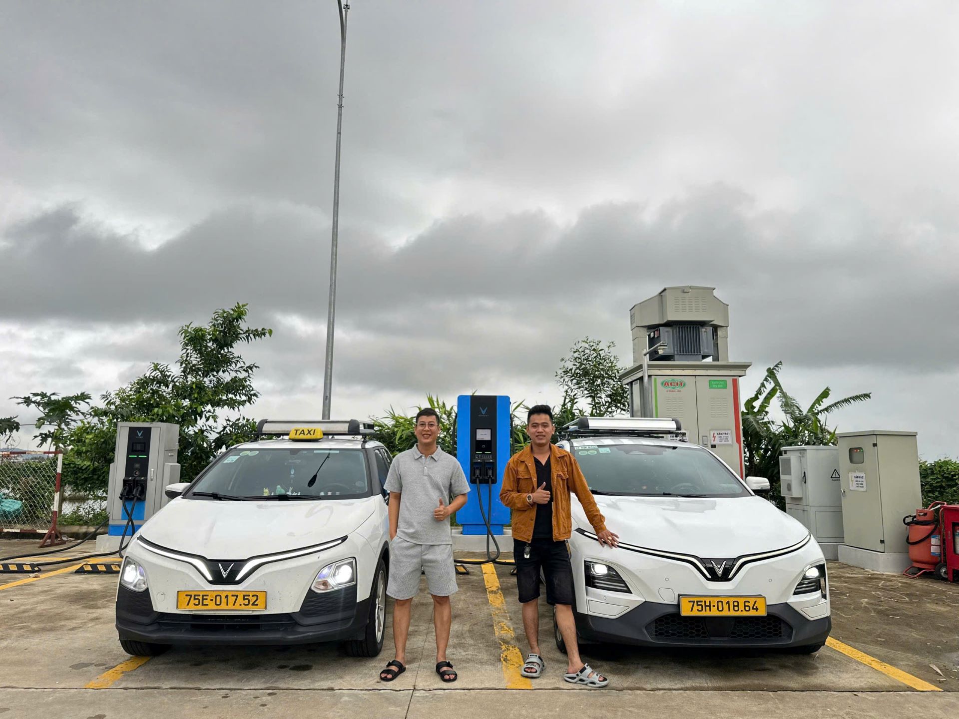 “C&#224;y” 120.000 km, kh&#225;ch h&#224;ng Việt nhận x&#233;t về VinFast VF 6: “Chiếc xe đẻ ra tiền” - Ảnh 3