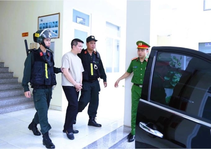 Nguyễn Quốc Vũ, chồng ca sĩ Đo&agrave;n Di Băng, bị bắt tạm giam để điều tra h&agrave;nh vi sản xuất, bu&ocirc;n b&aacute;n h&agrave;ng giả - Ảnh: C&ocirc;ng an cung cấp.