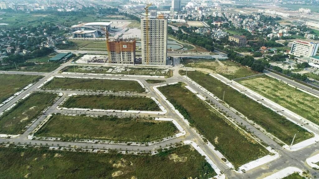 D&ugrave; tr&uacute;ng đấu gi&aacute; từ năm 2021, đến nay dự &aacute;n Khu đ&ocirc; thị Đ&ocirc;ng Hương vẫn ngổn ngang, chậm thực hiện c&aacute;c hạng mục theo ph&ecirc; duyệt