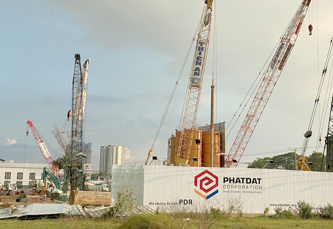 Chứng kho&aacute;n T&acirc;n Việt sẽ b&aacute;n giải chấp gần 1,5 triệu cổ phiếu của Chủ tịch Nguyễn Văn Đạt v&agrave; cổ đ&ocirc;ng Ph&aacute;t Đạt Holding.