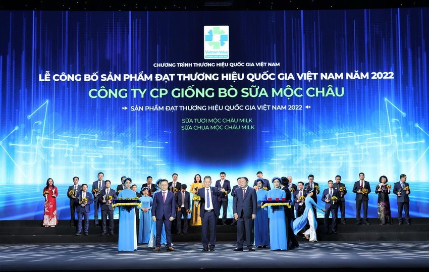 Mộc Ch&acirc;u Milk được vinh danh đạt Thương hiệu quốc gia năm 2022