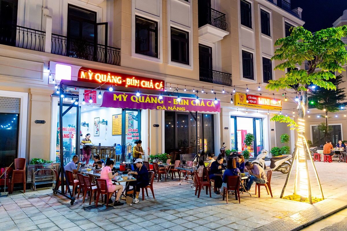 Mỗi căn shophouse được thiết kế linh hoạt, đa năng, dễ d&agrave;ng t&ugrave;y chỉnh để ph&ugrave; hợp với nhiều loại h&igrave;nh kinh doanh kh&aacute;c nhau.