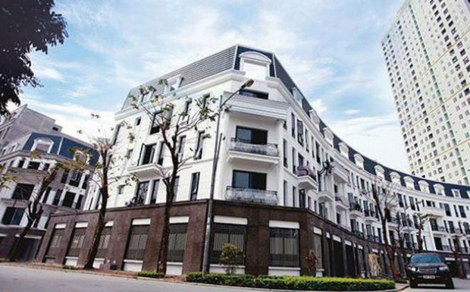 Văn Ph&#250; Invest: G&#225;nh nặng nợ vay đ&#232; những toan t&#237;nh ngh&#236;n tỷ - Ảnh 1