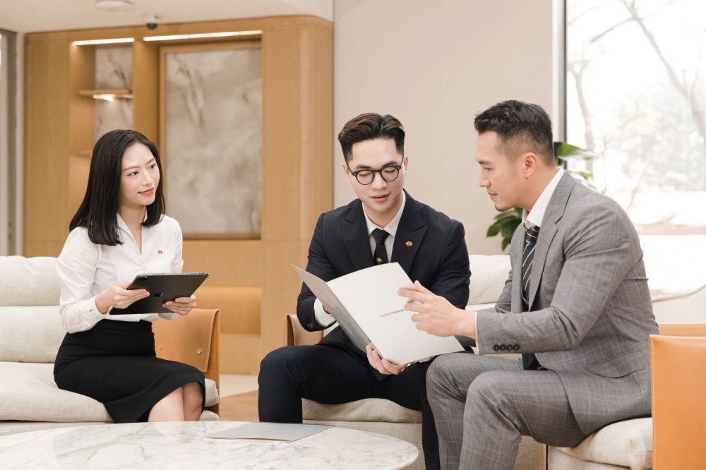 Techcombank ti&ecirc;n phong cung cấp giải ph&aacute;p giao dịch cho kh&aacute;ch h&agrave;ng doanh nghiệp.