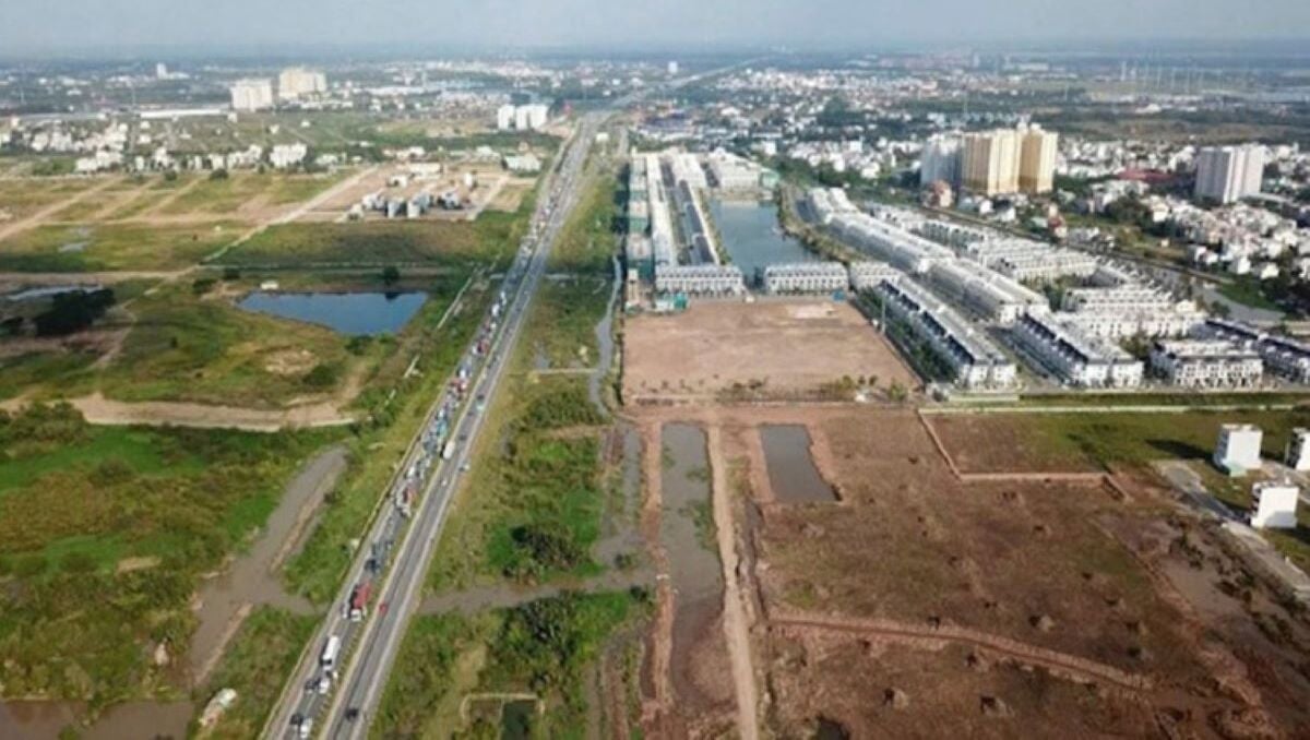 Thay đổi c&#225;ch t&#237;nh tiền sử dụng đất khi cấp sổ đỏ sai thẩm quyền - Ảnh 1