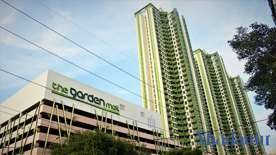 Thuận Kiều Plaza sau đ&oacute; được CTCP đầu tư An Đ&ocirc;ng thuộc Tập đo&agrave;n Vạn Thịnh Ph&aacute;t mua lại với gi&aacute; trị hơn 600 tỷ đồng để cải tạo với lớp &aacute;o mới mang t&ecirc;n The Garden Mall, từ việc từng bị v&iacute; như &ldquo;ba c&acirc;y nhang&rdquo; th&igrave; nay được đổi th&agrave;nh l&agrave; &ldquo;ba c&acirc;y tr&uacute;c&rdquo;.