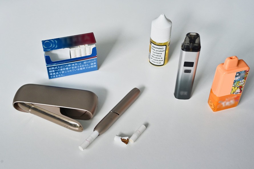 Bộ Y tế đề nghị đưa thuốc l&#225; thế hệ mới v&#224;o danh mục cấm đầu tư kinh doanh - Ảnh 1