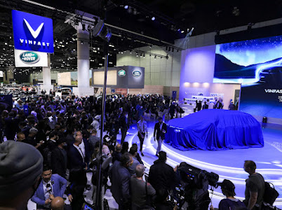 To&#224;n cảnh sự kiện ra mắt xe điện VF e35, VF e36 tại Mỹ - Ảnh 1