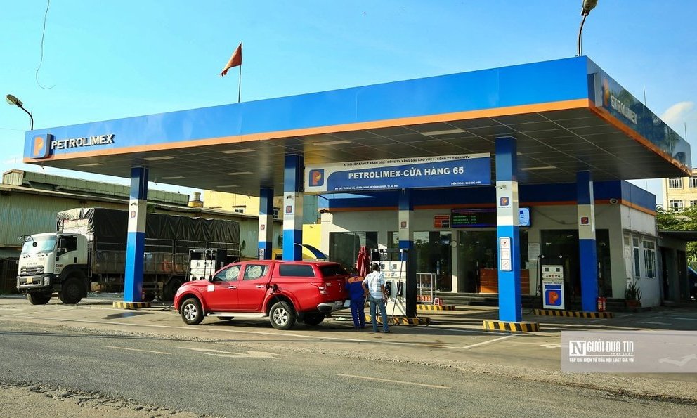 Petrolimex dự kiến giảm hơn 2.700 tỷ đồng kế hoạch lợinhuận trước thuế - Ảnh 1