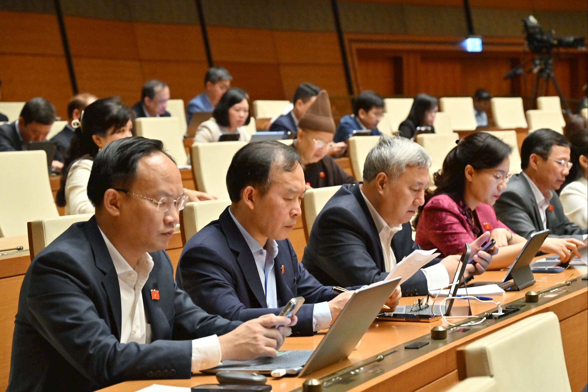 C&aacute;c đại biểu tham dự phi&ecirc;n họp.