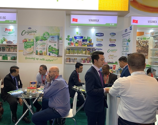 &nbsp;Vinamilk tham gia Hội chợ Gulfood Dubai v&agrave; k&yacute; kết th&agrave;nh c&ocirc;ng hợp đồng xuất khẩu sữa trị gi&aacute; 20 triệu USD tại đ&acirc;y &nbsp;