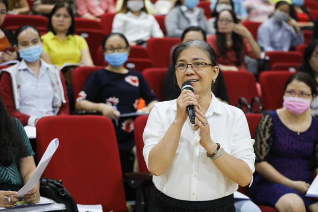 Nhiều c&acirc;u hỏi của đại diện c&aacute;c ph&ograve;ng gi&aacute;o dục v&agrave; c&aacute;c trường đ&atilde; được Vinamilk giải đ&aacute;p tại buổi tập huấn &nbsp;